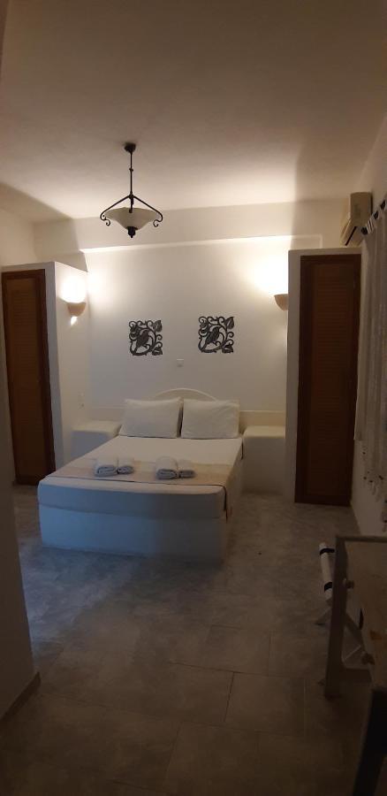 Villa Spyros Santorini Перисса Экстерьер фото